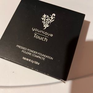 Younique powder foundation organza